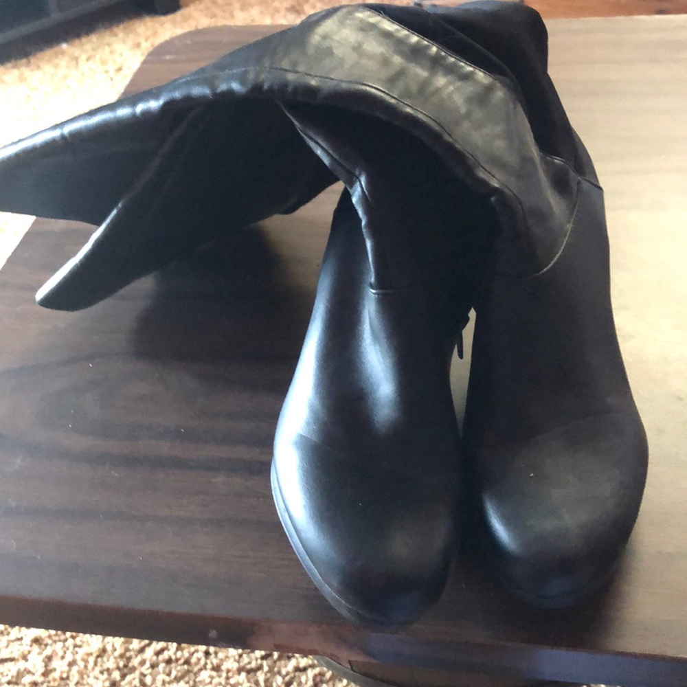 Heeled high boots